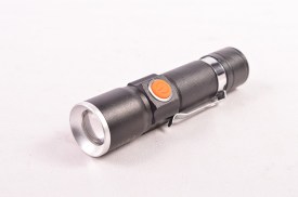 Linterna metalica con USB en caja (2).jpg